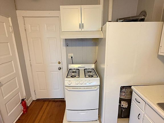 3rd image of 158 Salem St APT 8