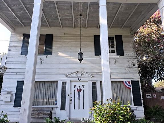 4th image of 1532 E 4th St