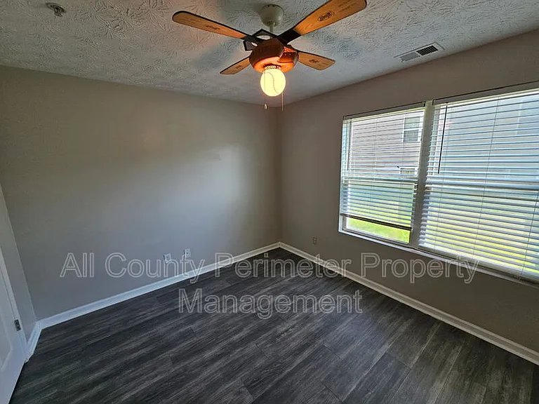 2102 Fairington Ridge Cir — Photo 5