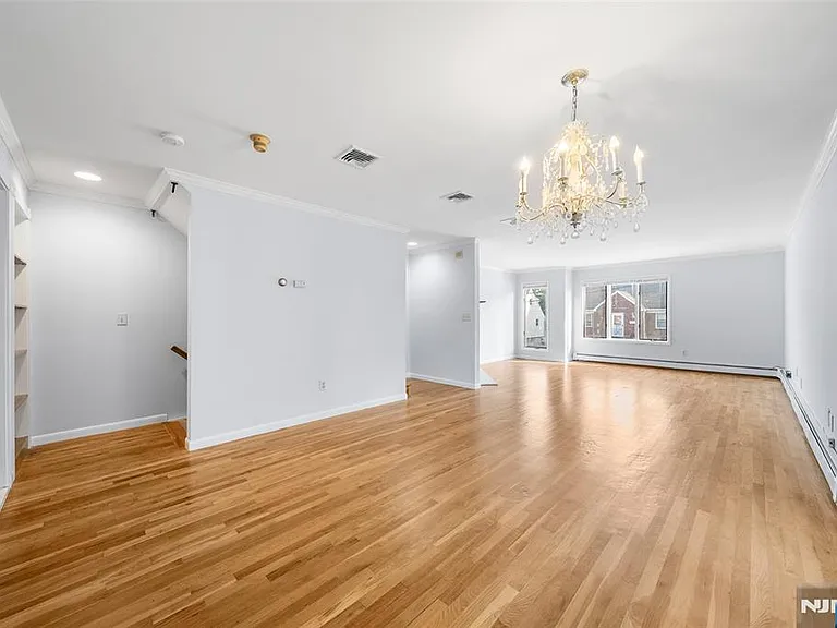 408 Elizabeth St #A — Photo 4