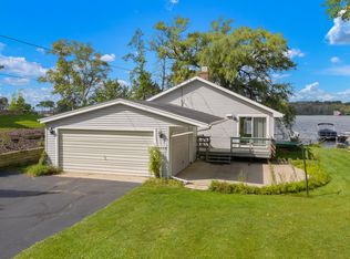 5982 Eagle Point Rd, Hartford, WI 53027