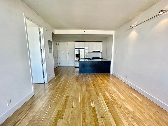 5th image of 129 Troutman St #506