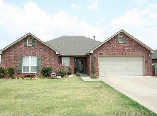1704 W Charleston St, Broken Arrow, OK 74011