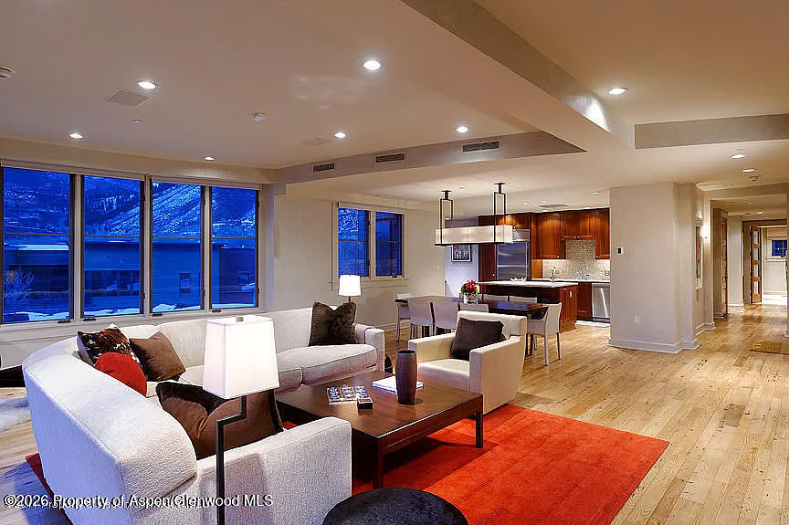 102 Founders Pl #301