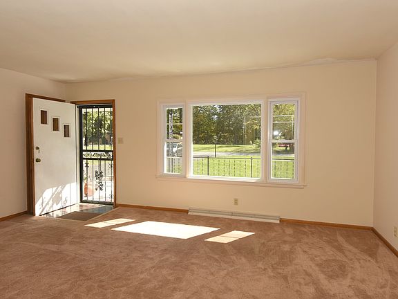 3rd image of 7990 Ashton Dr