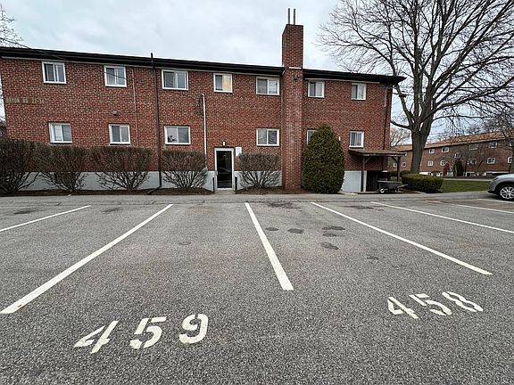 Beack door with deeded parking spce (458)