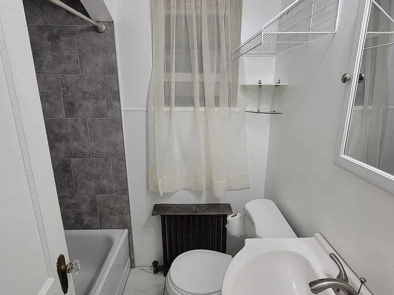 518 Madison Ave #1 — Photo 10