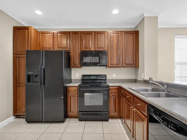 8103 Bellagio Ln — Photo 5