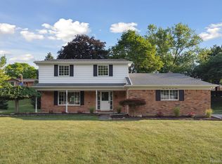 36669 Saxony Rd, Farmington, MI 48335