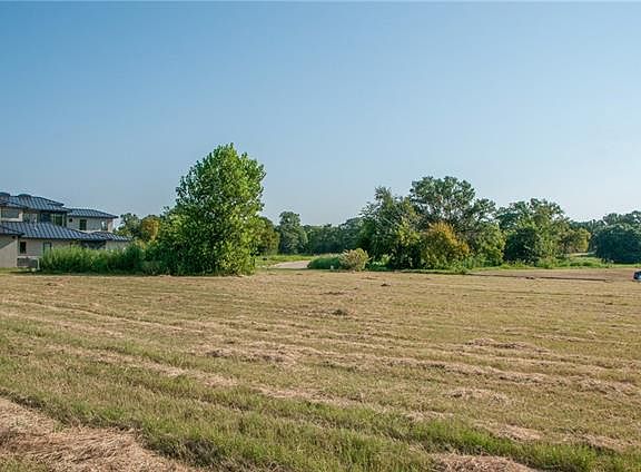 4th image of 5 Garden Ln