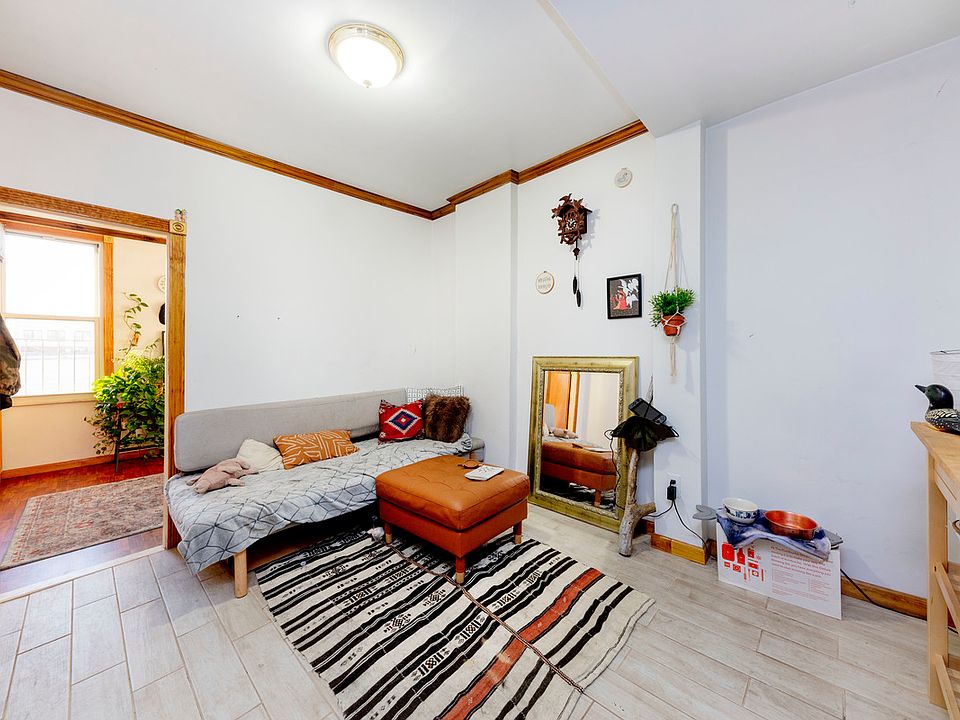 2nd image of 382 Troutman St #2L