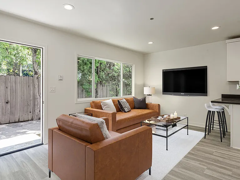 656 Indiana Ave #2 — Photo 3