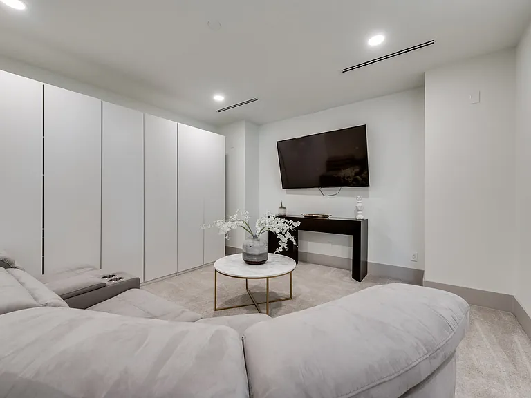 4528 W Amherst Ave — Photo 19