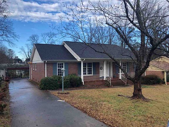 4th image of 203 Yorkshire Dr
