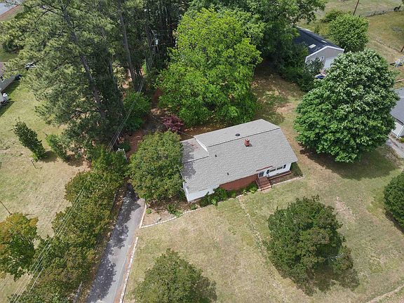 2nd image of 607 Vanney Cir