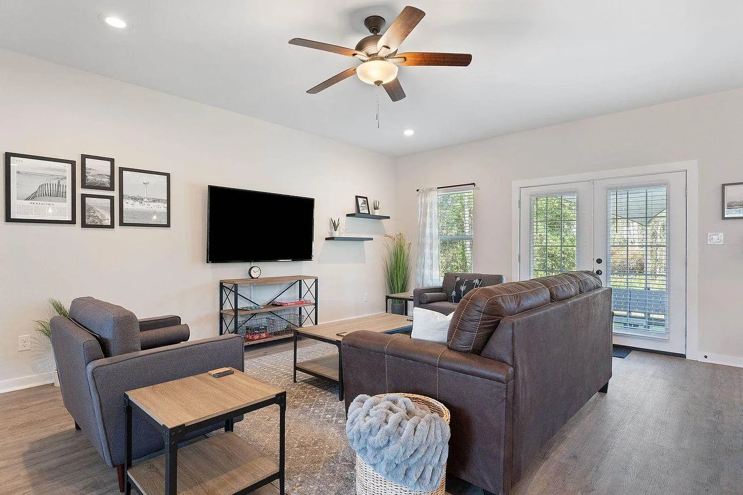 4 bed, 1900 sqft, $2,900 — Photo 4