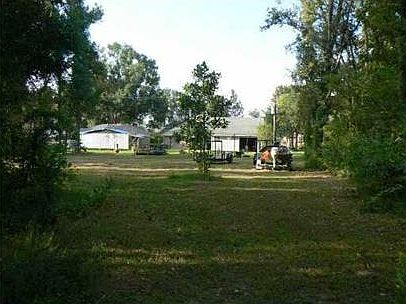 2nd image of 2913 Villa Dr