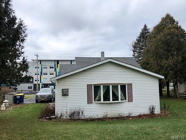 2nd image of 546 Hinsdale Rd