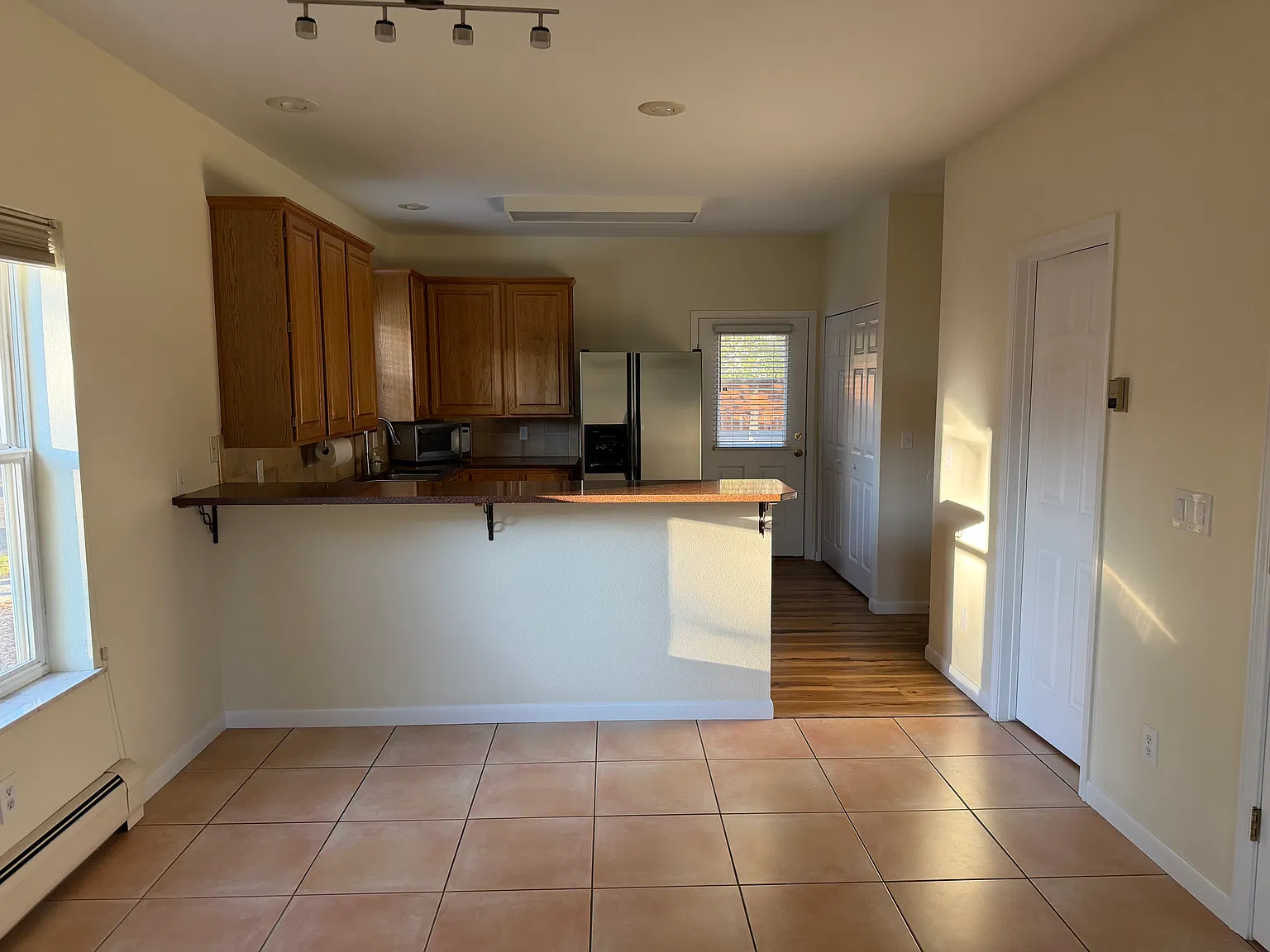 3 bed, 1480 sqft, $3,150 — Photo 3
