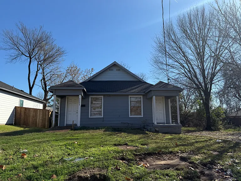 2606 Eugene St — Photo 1