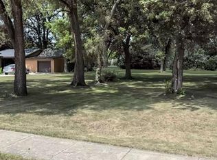 2109 Chesley Dr, Sterling Heights, MI 48310