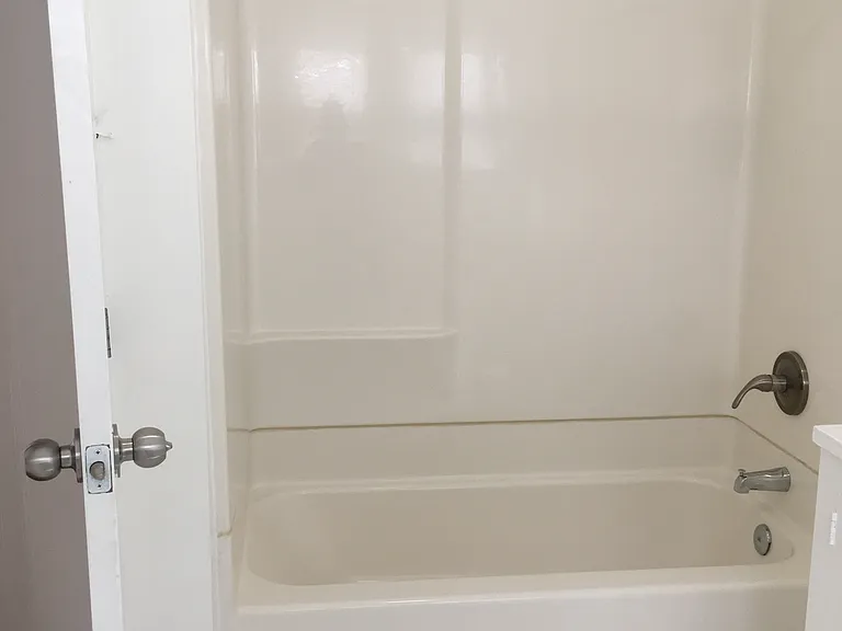 2035 Vista Del Mar Ave #3/4 — Photo 16