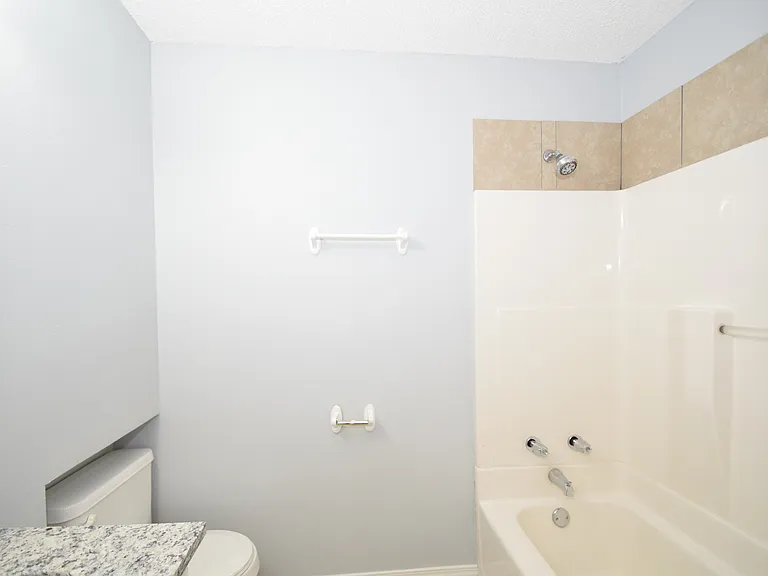 2515 SE 3rd St — Photo 6