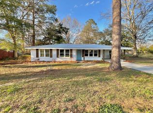 203 Woodland Dr, Hartford, AL 36344