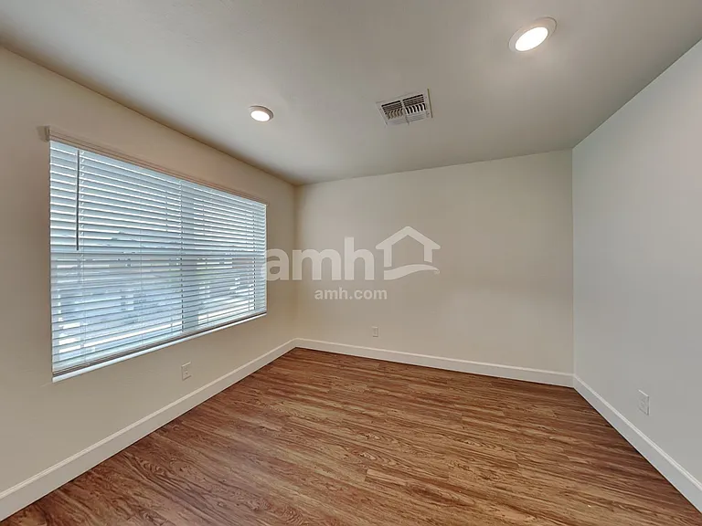 678 W Laredo Ave — Photo 16