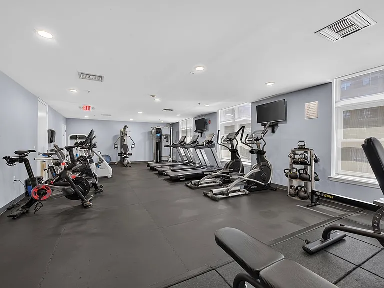 1200 Grand St #429 — Photo 19