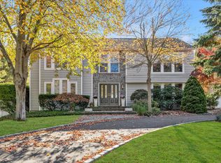 12 The Drawbridge, Woodbury, NY 11797