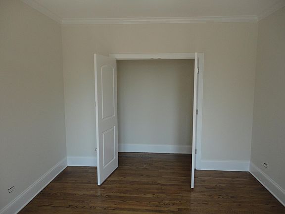 3rd image of 6951 N Ashland Blvd APT I3
