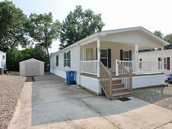 3rd image of 324 Roberts Road