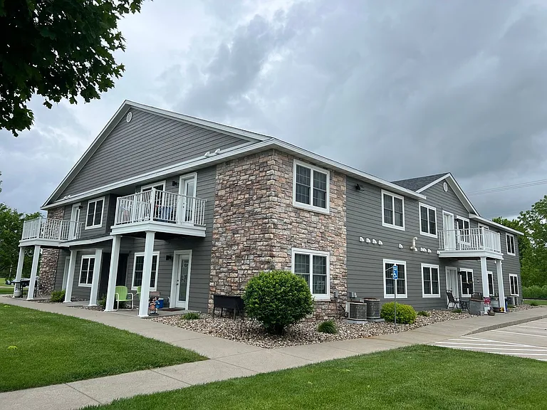 3810 Tiverton Ct — Photo 12