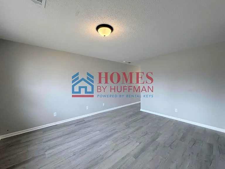 827 Judson St — Photo 11