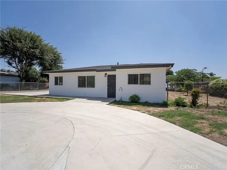 13173 McKinley Ave #FRONT HOUSE — Photo 2