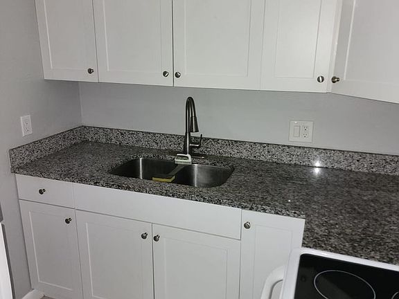 2nd image of 101 N Fernwood Ave #1