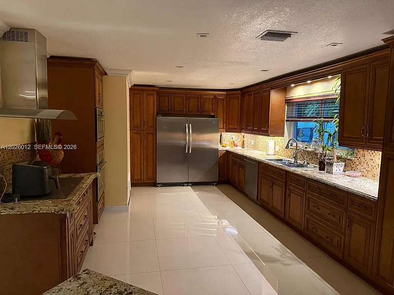 5540 SW 63rd Ct — Photo 3