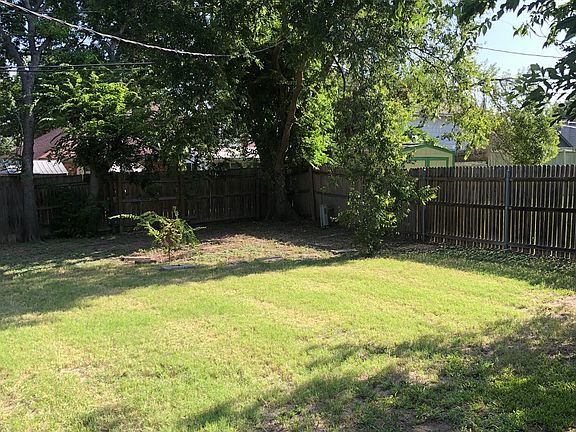 3rd image of 7435 Sandhurst Ln N