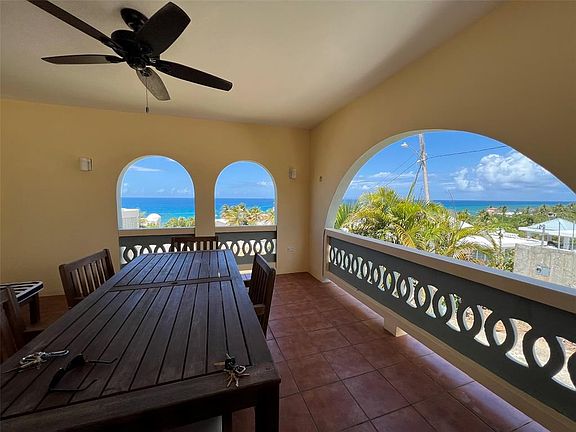 3rd image of 327 Bravos