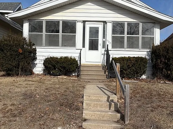 1722 B Ave NW, Cedar Rapids, IA 52405