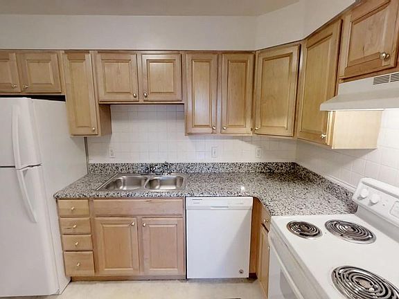 5th image of 245 Lafayette St APT 3E