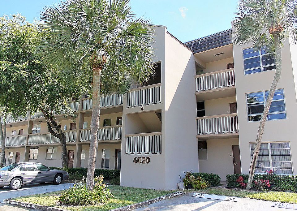 Bermuda Club  Building 4