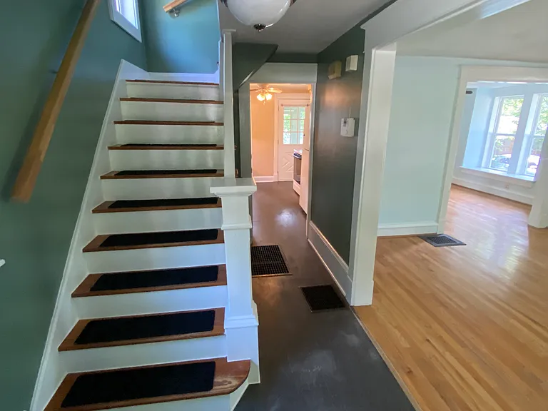 5945 Charlotte St — Photo 4