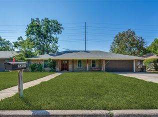 2400 W Lavender Ln, Arlington, TX 76013
