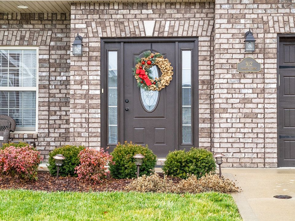 1st image of 912 Tanager Ct.
