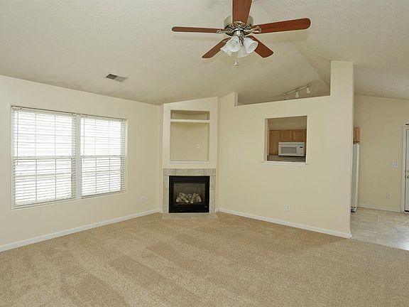 3rd image of 180 White Oak Trce