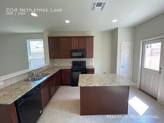3rd image of 204 Nettletree Ln