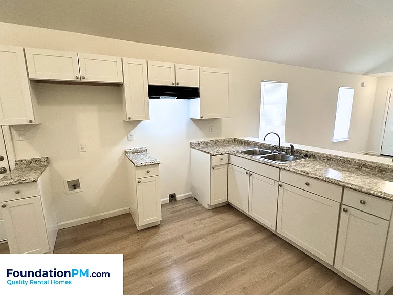 3376 Bestway Dr — Photo 3