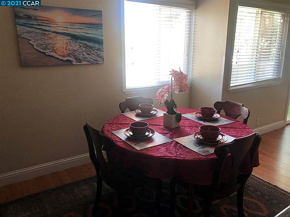 4th image of 1806 Cole Ave APT 4